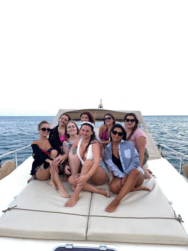 4 Capri Island Boat Tour - Exclusive Boat-min