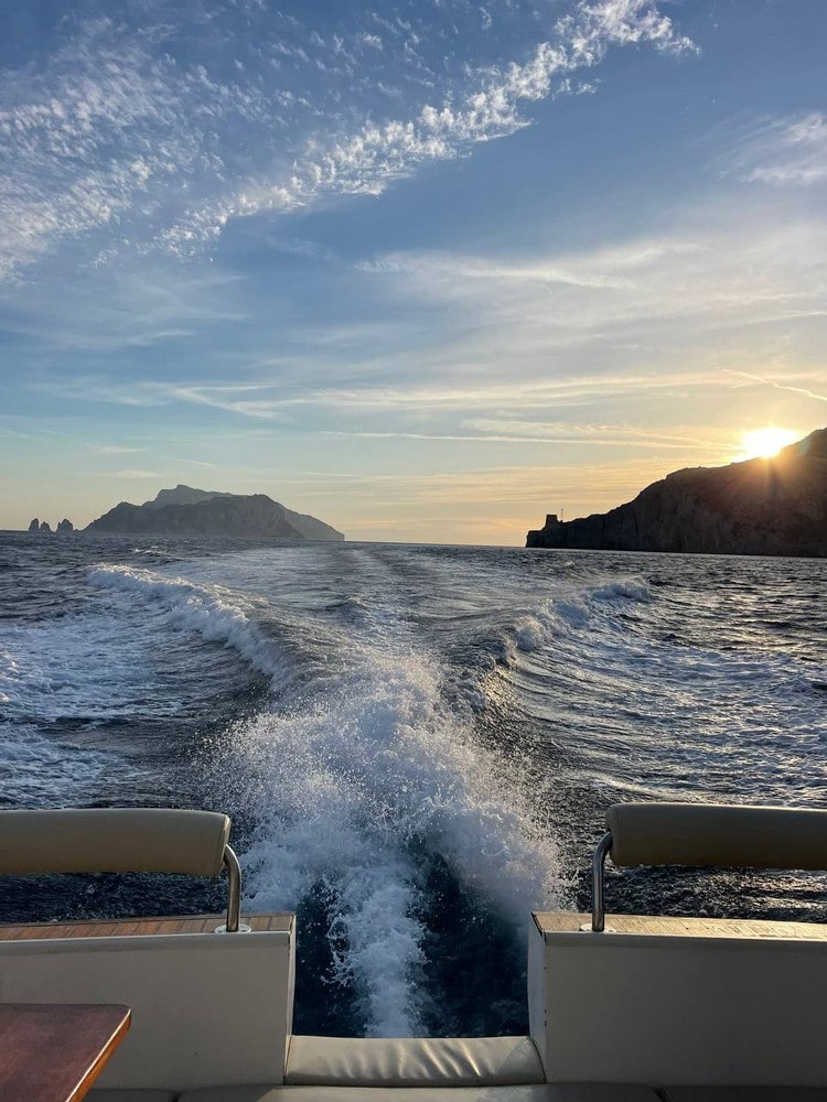 5 Capri Island Boat Tour - Exclusive Boat-min