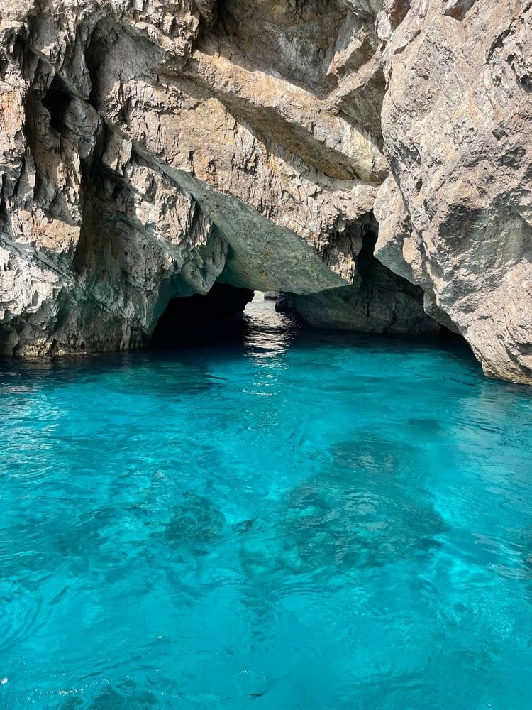 7 Capri Island Boat Tour - Exclusive Boat-min